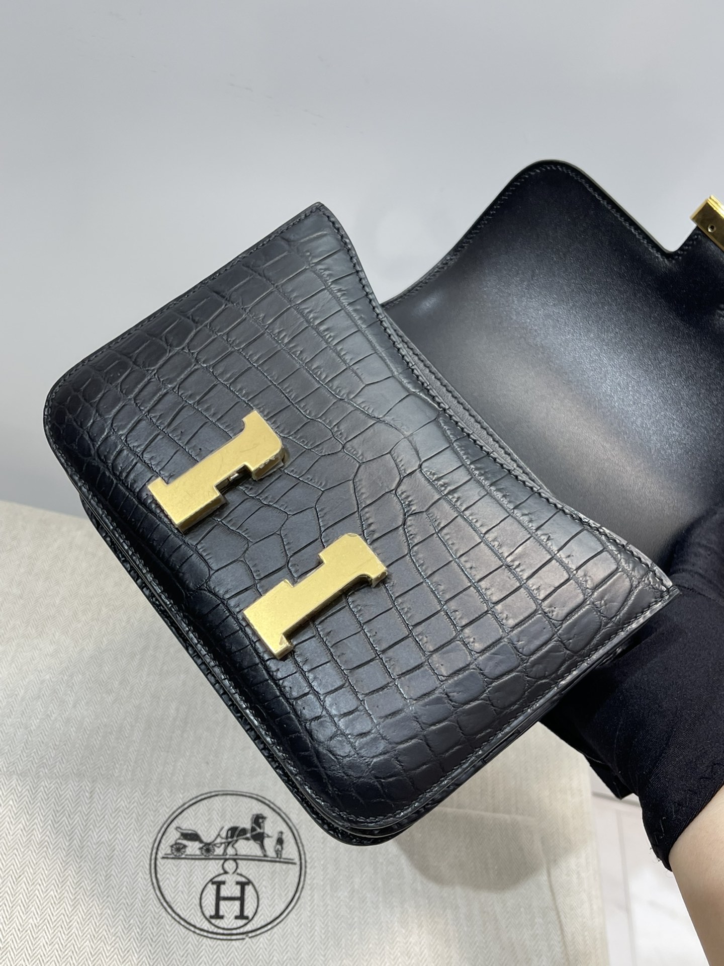 エルメス定価 HERMES コンスタンスミニ 黒 ブラック