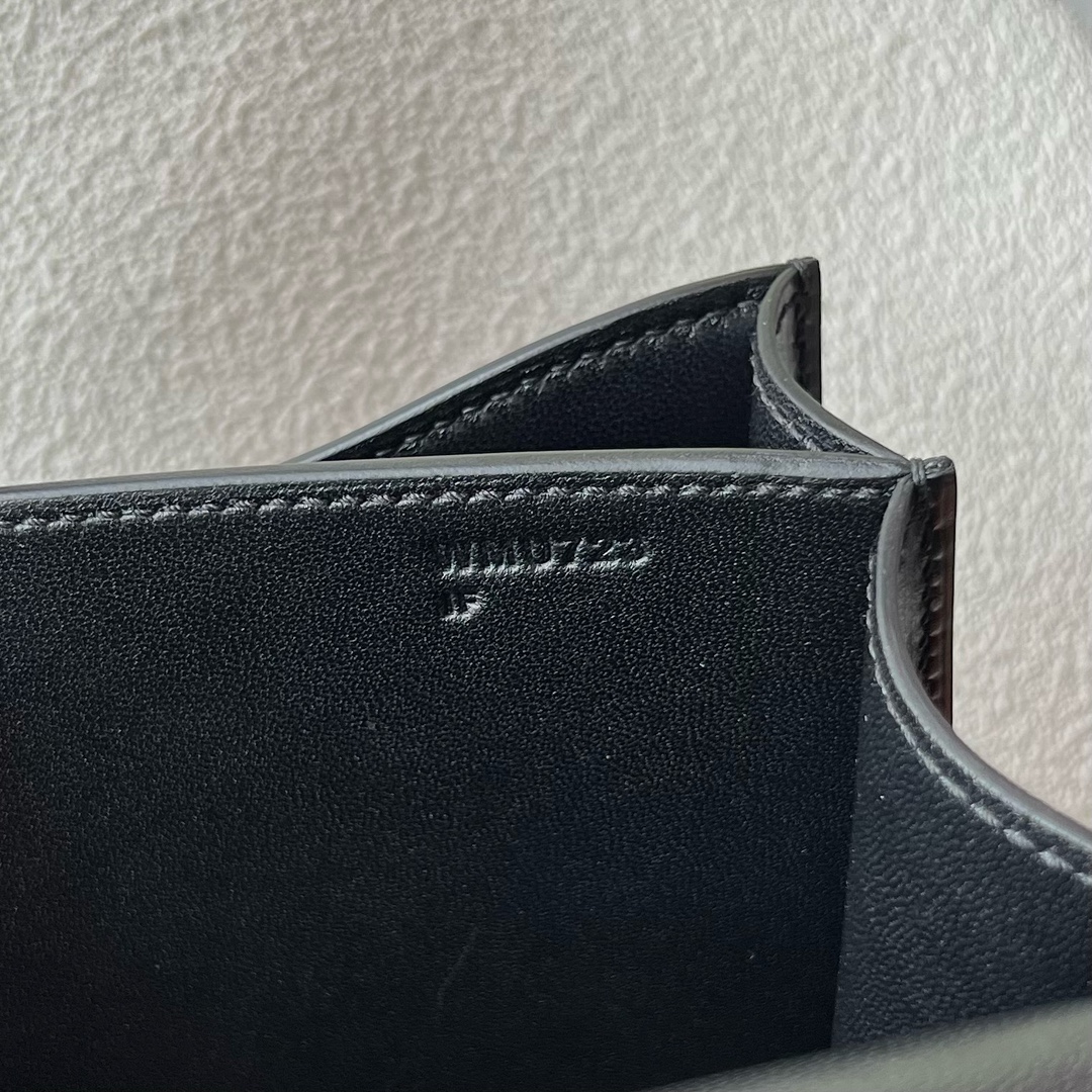 エルメス定価 HERMES コンスタンスミニ 黒 ブラック×オンブレ ヴォー