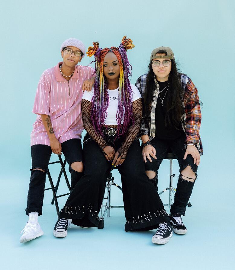 Pop punk fashion style guide & outfit ideas