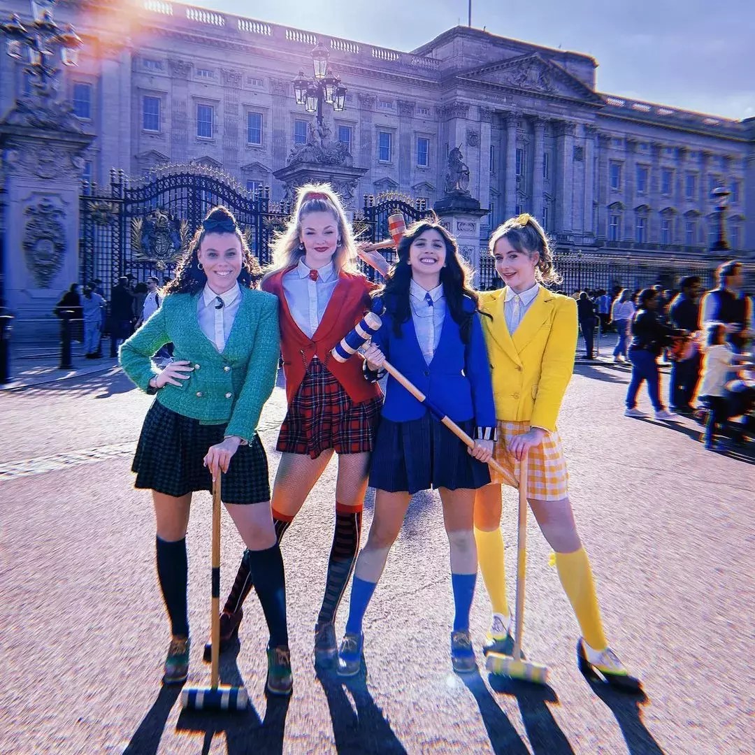 25 genius group halloween costume ideas your squad will love