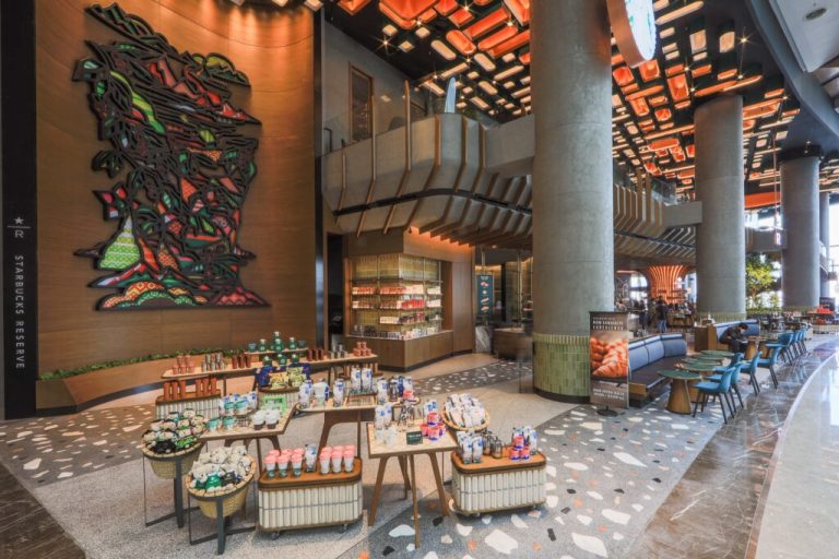 Biggest starbucks in thailand