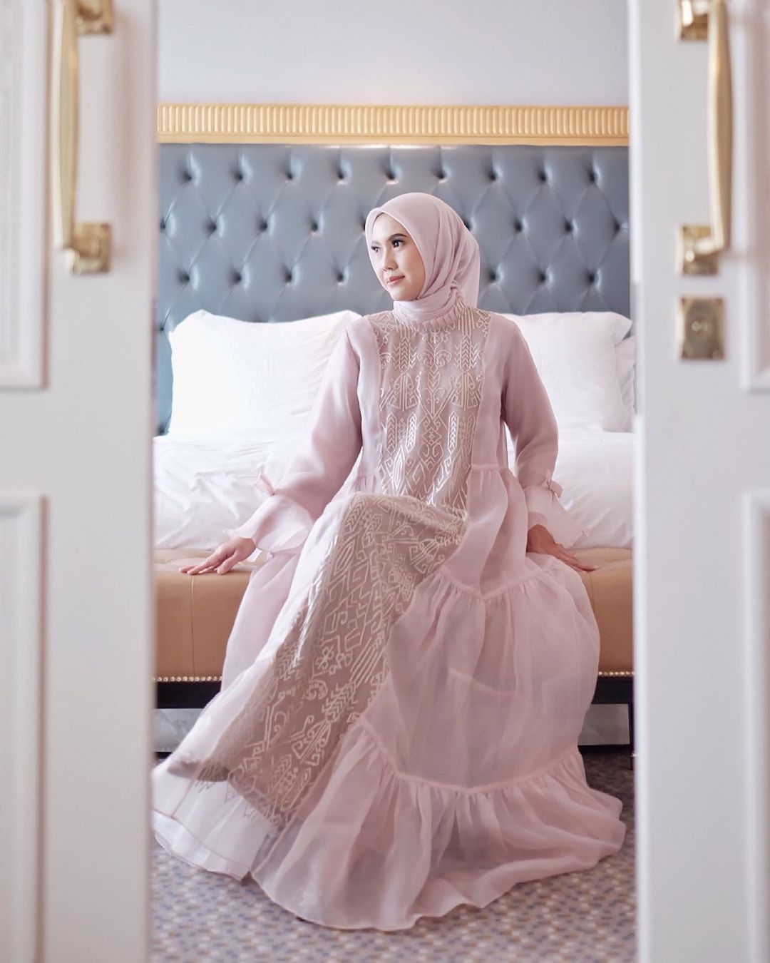Aesthetic photography, girly photography, girls ootd, aesthetic photo,. Trend Aesthetic Evening Dress For Eid Style Ideas Hijab Style Com