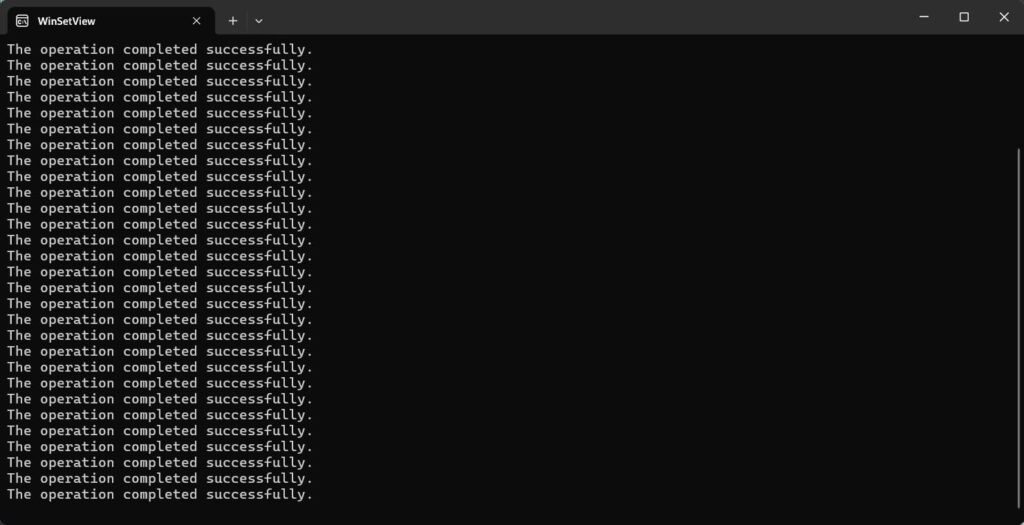 PowerShell command is running to change Windows 11 folder headers