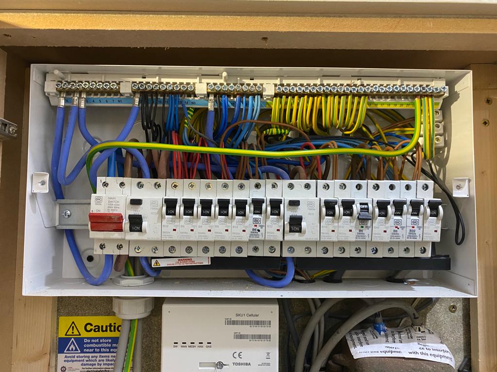 FUSE BOX REPLACEING2 1