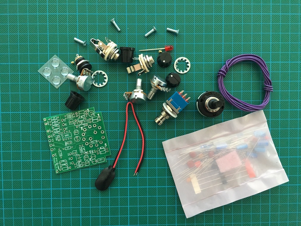 Putting Together The Byoc Mouse Guitar Pedal Kit Part 1 Putting Together The Byoc Mouse Guitar Pedal Kit Part 1
