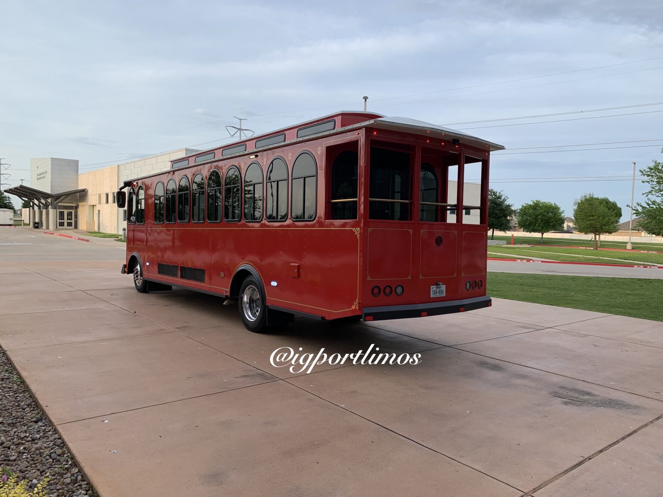 Heaven on wheels party bus fort worth is the leading limo and party bus rental dfw limo service in dallas, fort worth and surrounding areas in texas. Trolley Bus Rental Dallas | Dallas Wedding Trolley Bus