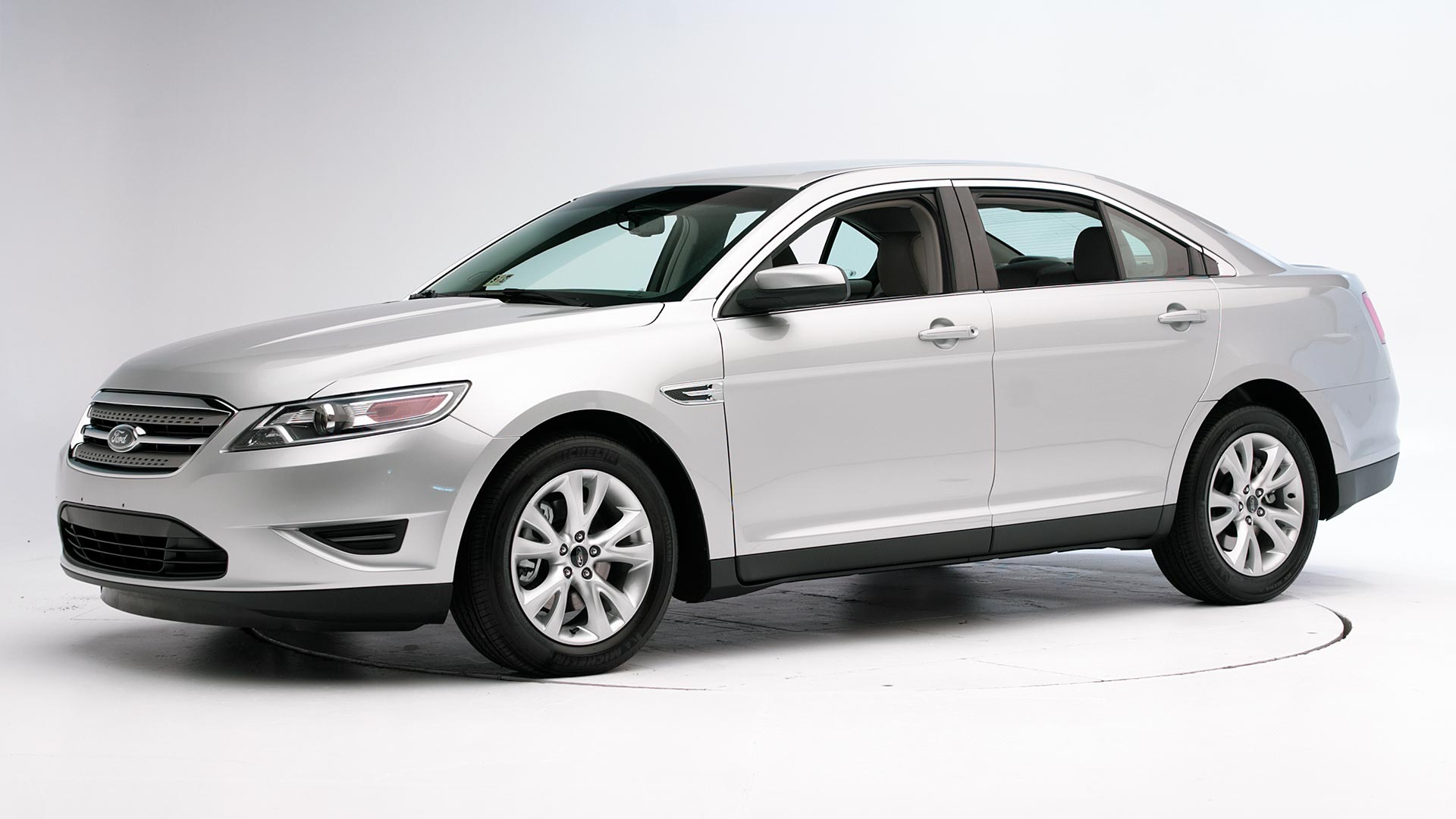 2010 ford taurus