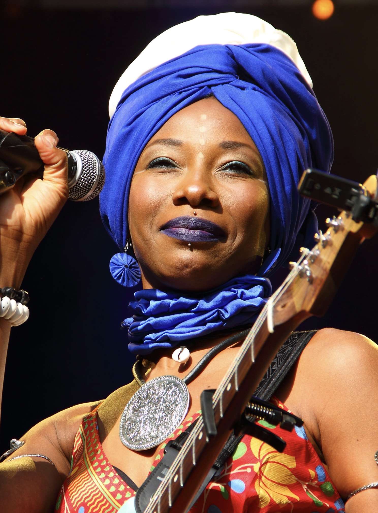 Oltre le Radici: 'Massa' di Fatoumata Diawara, un Manifesto di Libertà