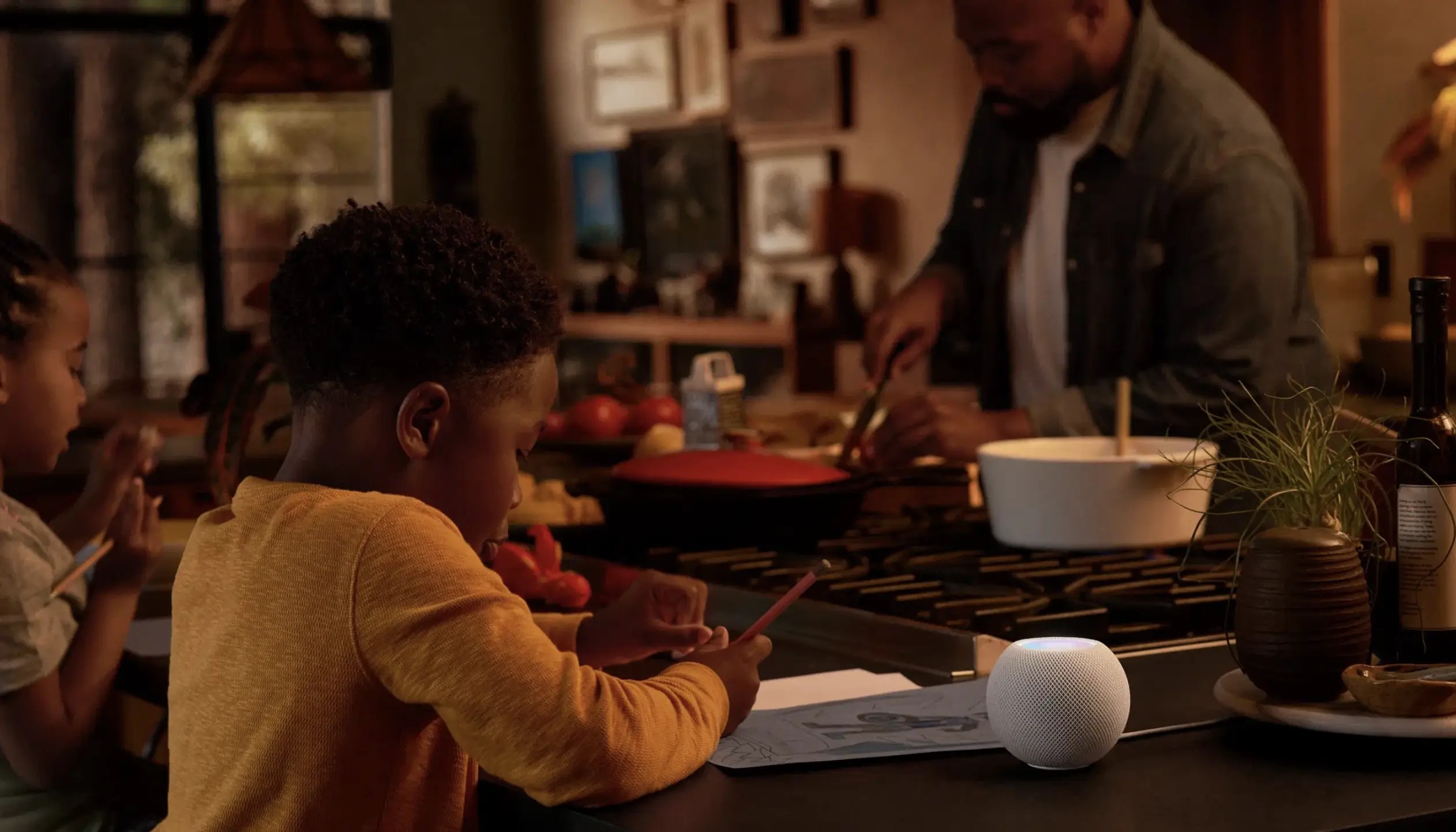 This is all to say that the sound on the homepod mini is crisp and clear, with rich bass. HomePod mini pre-order delivery to start early December