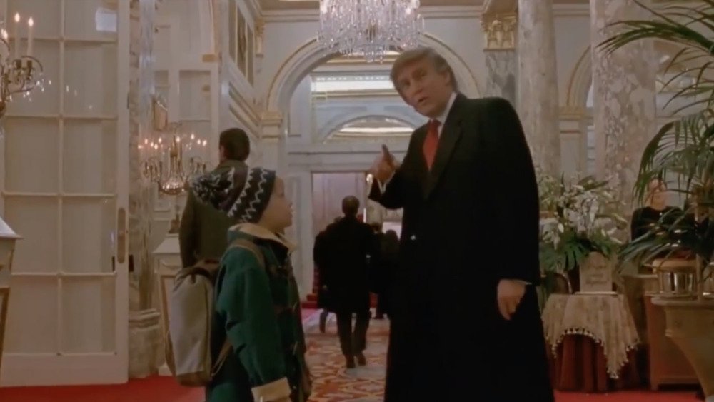 Donald Trump reagon pasi u largua nga “Home Alone” skena ku ishte ai