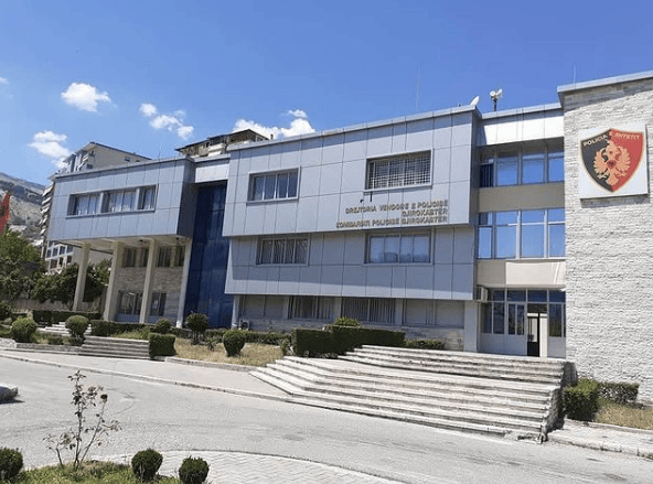 Transportonte 6 emigrantë të paligjshëm drejt Tiranës, arrestohet 43 vjeçari