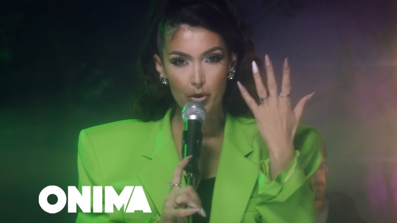Nora Istrefi sjell ‘Ana’ në versionin acoustic dhe do t’ju pëlqej njësoj! | VIDEO