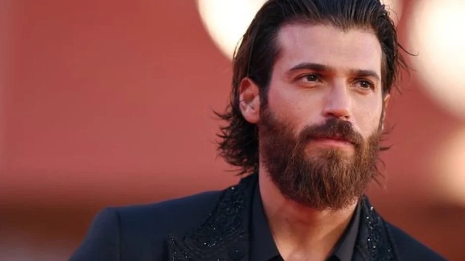 Can Yaman pjesë e seriali ”Viola come il Mare” ku do të interpretojë për herë të parë në gjuhën italiane