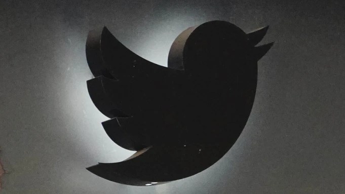 Me blerjen në pritje të Elon Musk, Twitter kryeson parashikimet e tremujorit të parë për rritjen dhe të ardhurat e përdoruesve