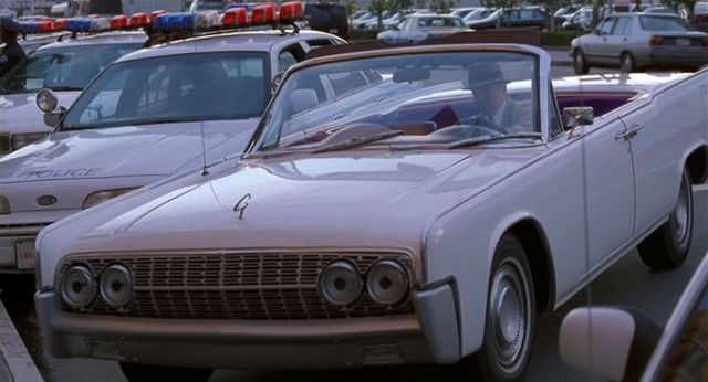 On le voit également surfer sur les . Reddit - Dive into anything