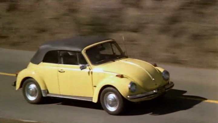 Foul play 1978 a shy san francisco librarian and a bumbling cop fall in love as they solve a crime involving albinos, dwarves, . Imcdb Org 1973 Volkswagen Convertible Super Beetle Typ 1 In Foul Play 1978