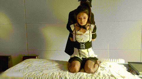 小背心丁字裤清秀新人小姐姐喜欢玩诱惑撩起衣服露奶子扭动揉搓拍打多毛骚穴掰穴特写小逼很紧致10829 - 截图35