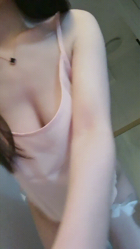 小梦梦_cos女仆装美女道具自慰白浆直流裸舞超顶~露脸甜美可人的妹子激情大秀诱惑狼友3 - 截图103