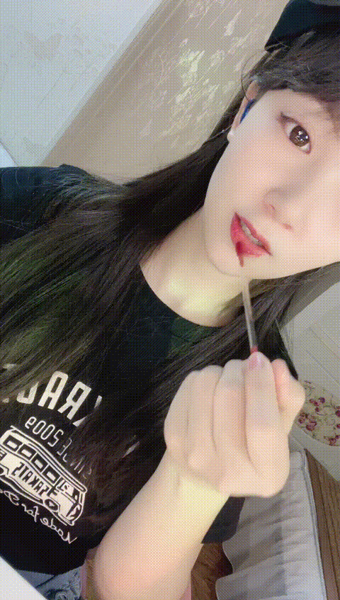 06广西嫩妹_给大家秀一场!!怼屏抠逼掰穴道具自慰狂鲁!!1 - 截图105