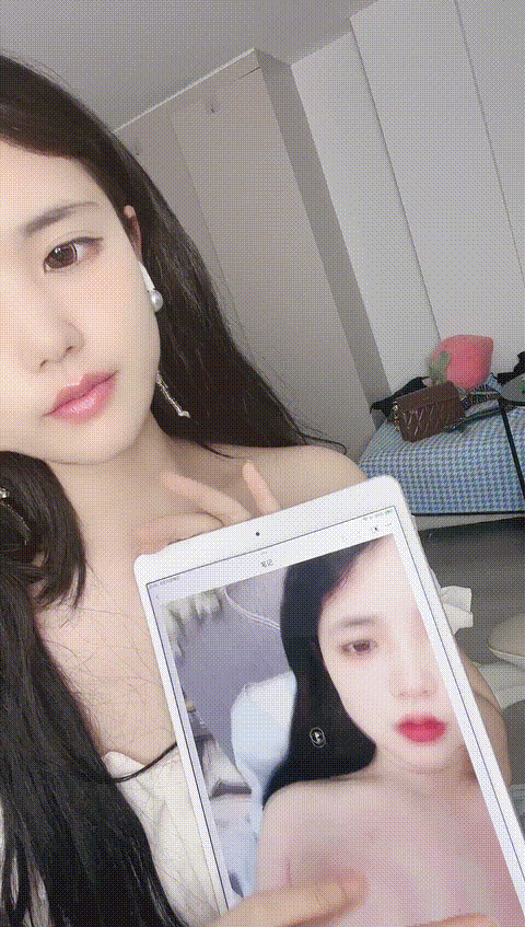 如花似水无敌风骚少妇大奶美乳肤白貌美逼肥水多揉奶玩逼其中一个逼毛特别浓厚还黑另类性感无套啪啪多P