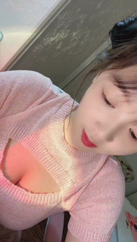 迪迪__娇颜尤物下海新人青春抚媚美少女 - 截图2