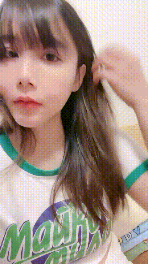 顶级颜值模特女模小草莓无套狂操~白浆直流~射嘴里