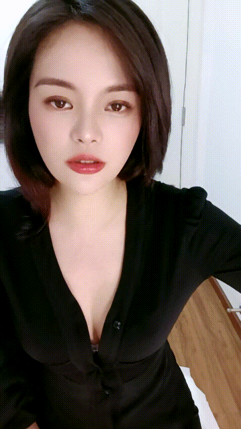清纯羞涩小女友，外表文静甜美，无毛美穴被舔弄，插进来吧，骑乘位猛插，后入姿势爆操 - 截图19
