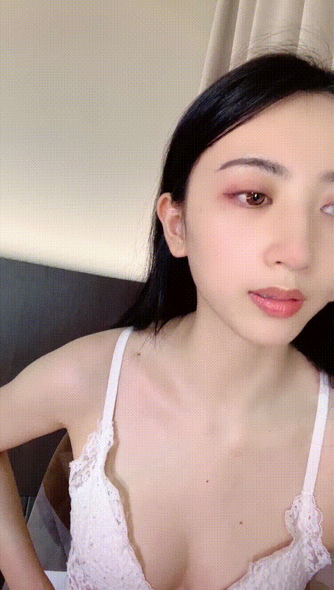 神仙颜值露奶跳蛋隔内自慰自扣 - 截图5