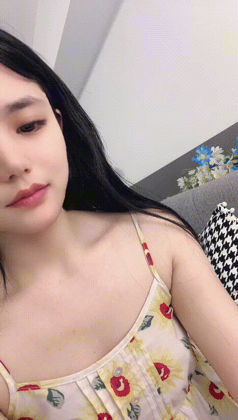 清纯羞涩小女友，外表文静甜美，无毛美穴被舔弄，插进来吧，骑乘位猛插，后入姿势爆操 - 截图65