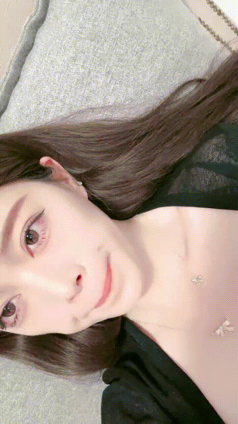清纯羞涩小女友，外表文静甜美，无毛美穴被舔弄，插进来吧，骑乘位猛插，后入姿势爆操 - 截图56