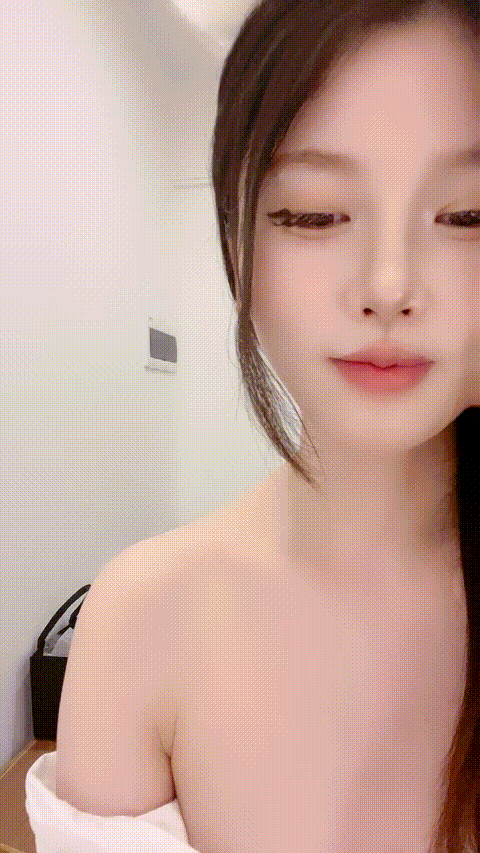 甜桃11_____扭动肥臀慢慢脱下丁字裤粉嫩美鲍自慰1 - 截图20