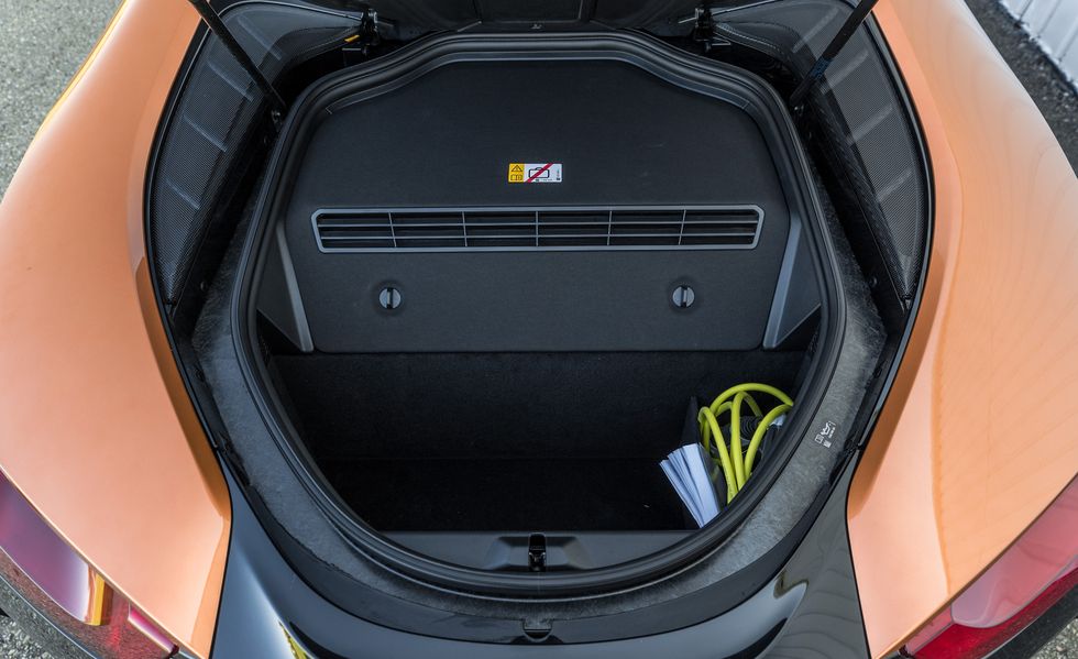 Bmw i8 rent dubai