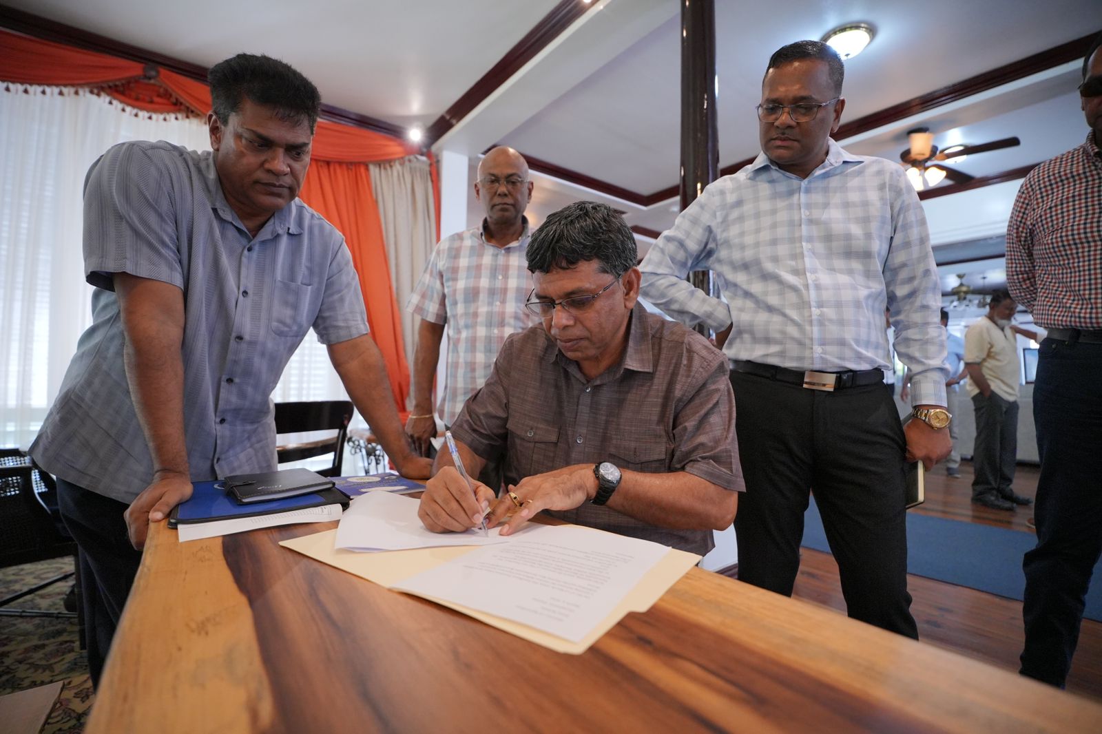 Agreement signed for rice farmers to be paid at least ,000 per bag of paddy