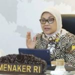 Menaker Ida Fauziyah merevisi aturan pencairan jaminan hari tua (JHT) menjadi baru bisa dicairkan saat peserta berusia 56 tahun