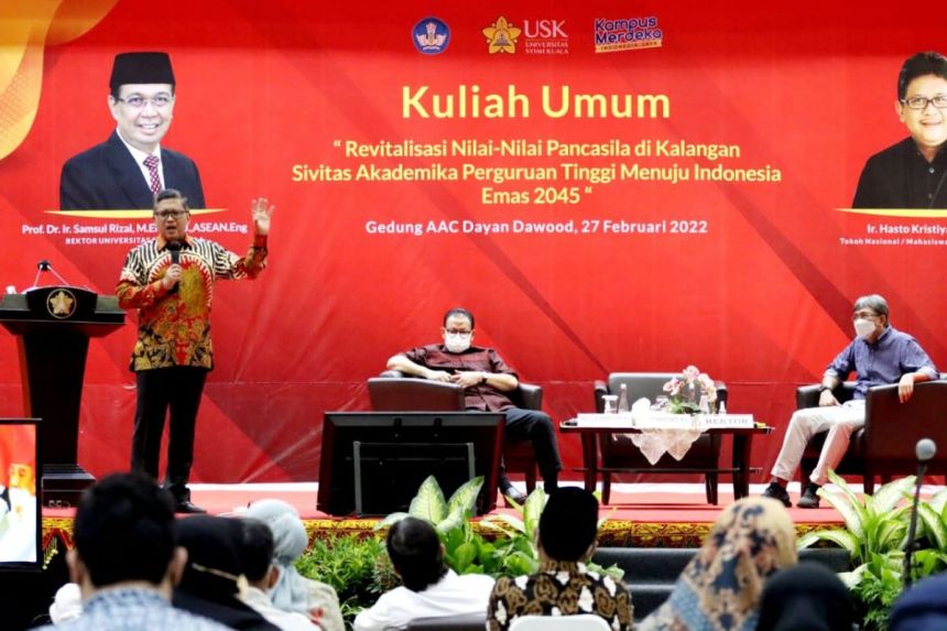 Sekjen PDIP Hasto Kristiyanto saat memberikan kuliah umum di Universitas Syiah Kuala (USK) Aceh, Minggu (27/2)
