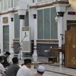 Gubernur Nova Iriansyah memberikan sambutan pada peringatan Isra‘ Mi‘raj Nabi Muhammad Shallallahu 'Alaihi Wasallam 1443 Hijriah di Masjid Raya Baiturrahman Banda Aceh, Ahad (27/2) malam