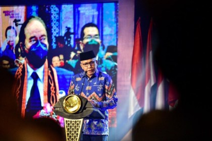 Gubernur Aceh Nova Iriansyah memberikan sambutan pada Pelantikan Pengurus DPW Partai Nasdem Aceh Periode 2022-2024 di Hotel Hermes Palace, Banda Aceh, Sabtu (5/3)