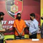 Fajri, (49) warga Kabupaten Aceh Besar diamankan Polresta Banda Aceh atas kasus penipuan dan penggelapan sejumlah uang yang dipinjamkan dari FR (53) yang juga warga Aceh Besar
