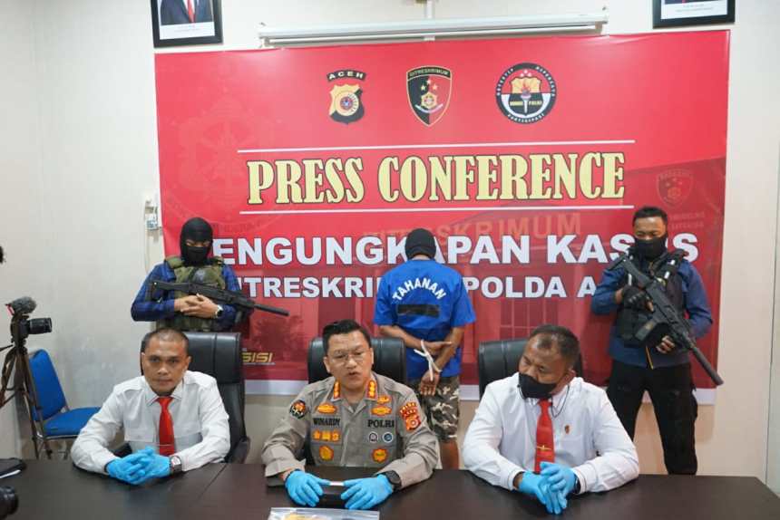 Kabid Humas Polda Aceh Kombes Pol Winardy memberikan keterangan terkait penangkapan eksekutor penembakan warga Indrapuri, pada konferensi pers di Mapolda Aceh, pada Senin (20/6)