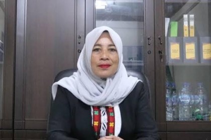 Kepala MAN 1 Banda Aceh Nursiah SAg MPd
