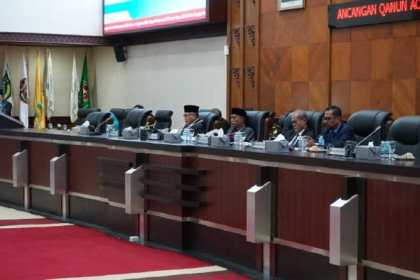 Ruang Sidang Utama Gedung DPRA