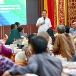 Pj Gubernur Aceh Achmad Marzuki menggelar silaturrahmi dengan Perwakilan LSM dan Masyarakat Sipil Aceh, di Restoran Pendopo Gubernur Aceh, Jum'at malam (12/8)