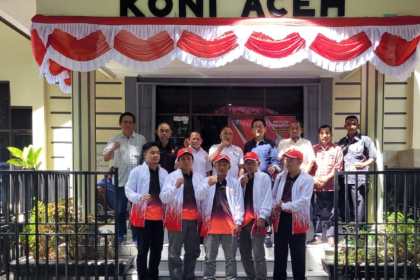 Tim catur Aceh usai pelepasan berangkat ke Malaysia, di Kantor KONI Aceh di Banda Aceh, Selasa (23/8)