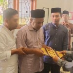 Owner Warung Kopi Cut Nun, Zainun Musa mewakafkan sebuah toko yang terletak di Jalan T. Iskandar Lamglumpang Ulee Kareng untuk Badan Kemakmuran Masjid (BKM) Masjid Jamik Baitus Shalihin Ulee Kareng