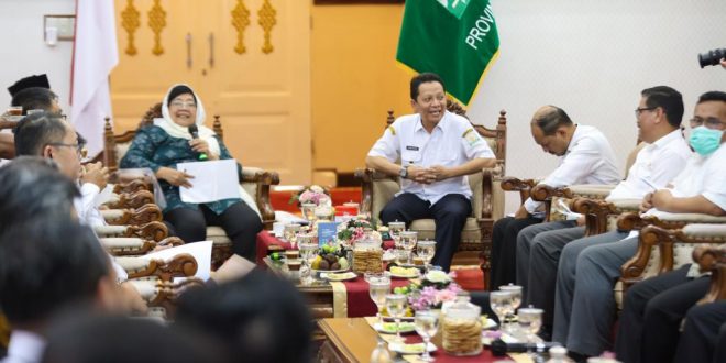 Pj Gubernur Aceh Achmad Marzuki dan jajaran Pemerintah Aceh melakukan pertemuan dengan Menteri Lingkungan Hidup dan Kehutanan (LHK) Siti Nurbaya di Meuligoe Gubernur, Rabu (14/9)