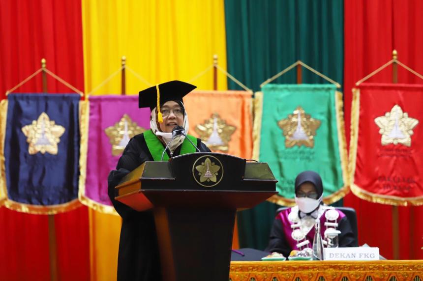 Menteri LHK Prof Dr Ir Siti Nurbaya menyampaikan orasi ilmiah pada sidang terbuka dalam rangka Milad ke-61 USK di Gedung AAC Dayan Dawood Banda Aceh, Kamis (15/9)