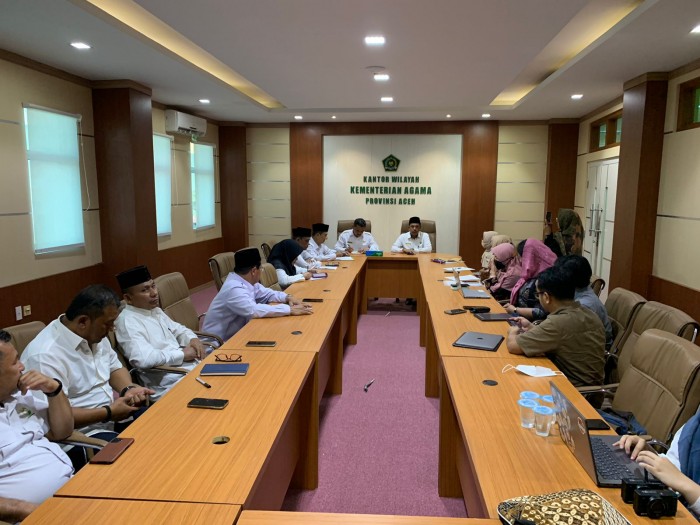 Kanwil Kemenag Aceh menggelar pertemuan dan diskusi dengan Deputi KPK Bidang Pendidikan serta Masyarakat, di ruang pimpinan Kanwil, Senin 19 September 2022