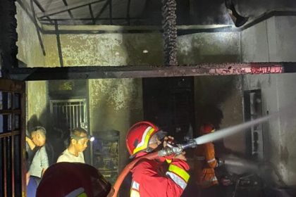 Kantor Keuchik Lampaloh yang beralamat di Jalan Elang Gampong Lampaloh Kecamatan Lueng Bata Kota Banda Aceh terbakar Rabu malam, 21 September 2022