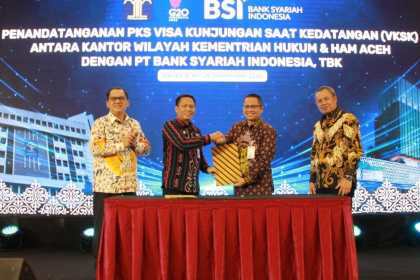 Kanwil Kemenkumham Aceh dan Bank Syariah Indonesia (BSI) menandatangani perjanjian kerja sama pengelolaan biaya Visa on Arrival (VoA) atau Visa Kunjungan Saat Kedatangan (VKSK)