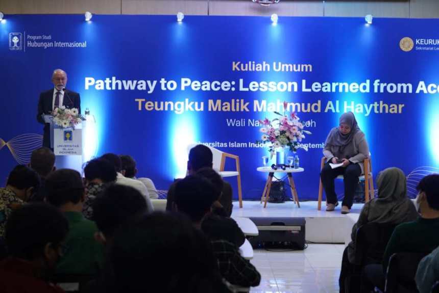 Wali Nanggroe Aceh Malik Mahmud Al Haythar mengisi kuliah umum di Universitas Islam Indonesia (UII) Yogyakarta, Rabu, 28 September 2022